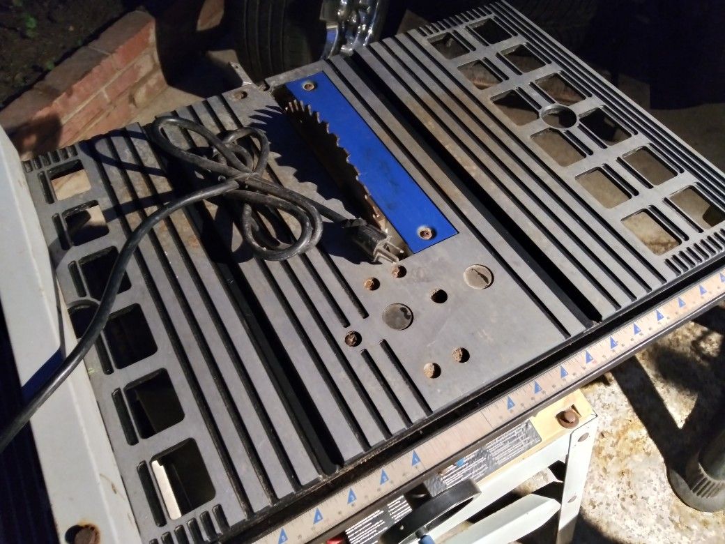 Delta table saw