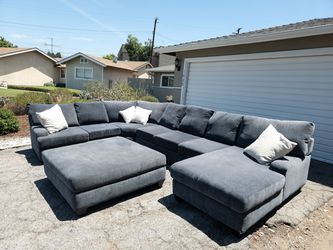 Free Delivery! Gray Sectional Couch Sofa Chaise Foot Rest Ottoman Living Spaces U Shape