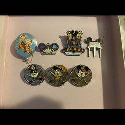 Assorted Disney Pins (READ DESCRIPTION)