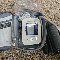 Life Source A&D Medical Digital Blood Pressure Monitor Model UA-651W-AC W/ Cuff

Life Source A&D Medical Deluxe Blood Pressure Monitor 

Excellent con