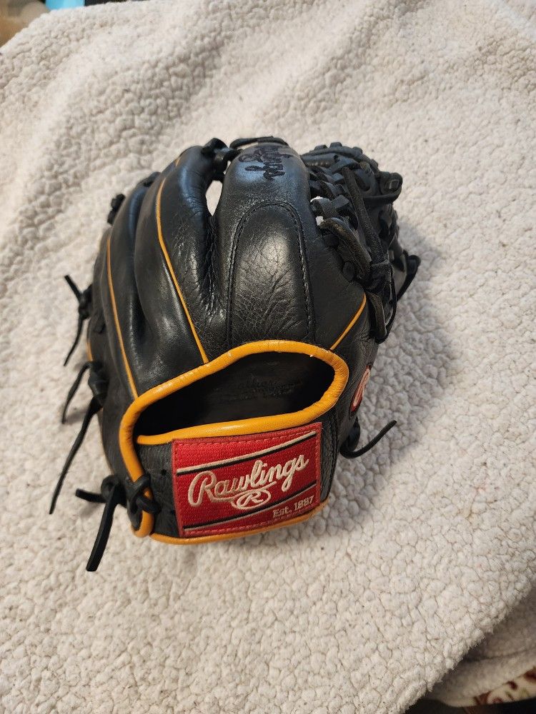 Rawlings Infield Glove