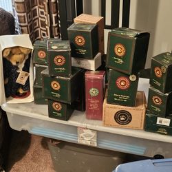 34 Boyds Bears and Friends 