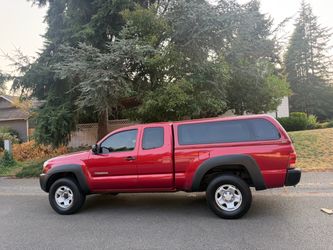 Toyota Tacoma Access Cab with Camper Shell