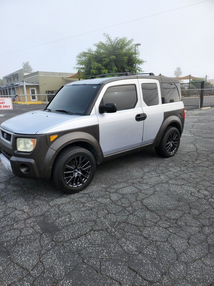 2004 Honda Element