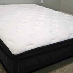 King Mattress Set – Like New $200