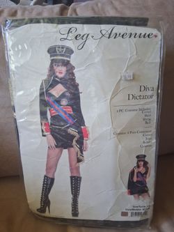Halloween  Diva Dictator 4-Piece Costume Large