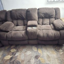Dual recliner, great condition!