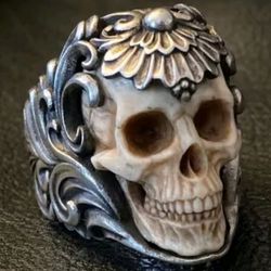 *** HANDMADE ART MASCOT RING***SIZE: 8.5-10.5