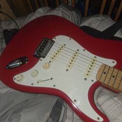  Guitar Fender Squier Strat 