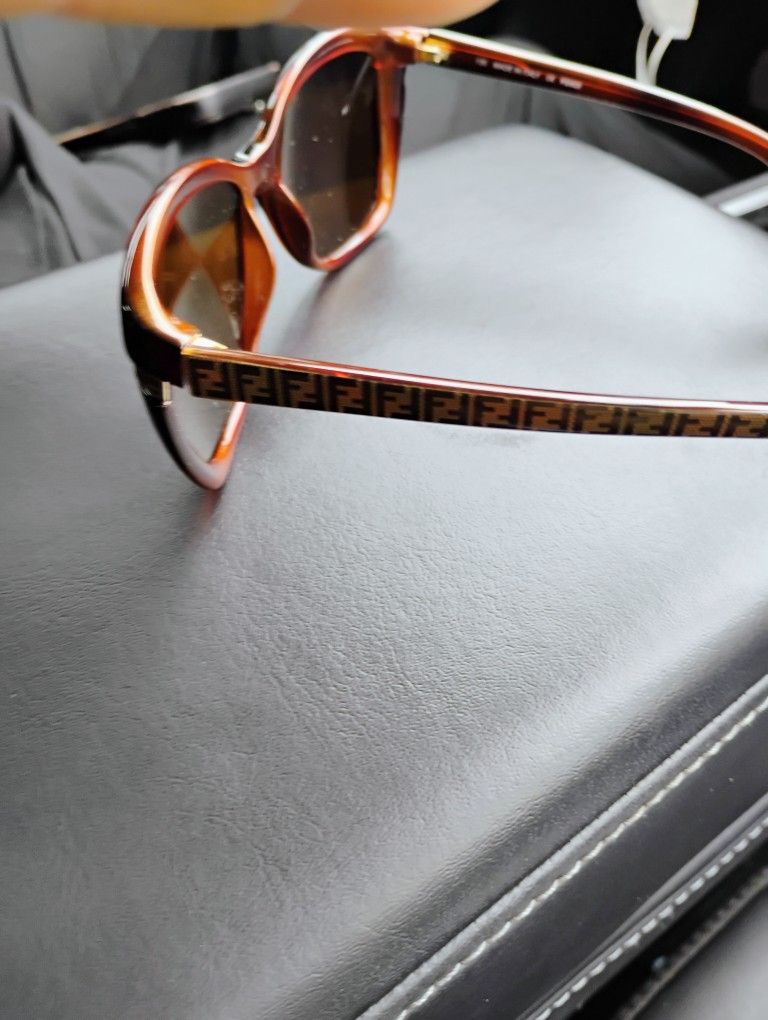 FENDI SUNGLASSES