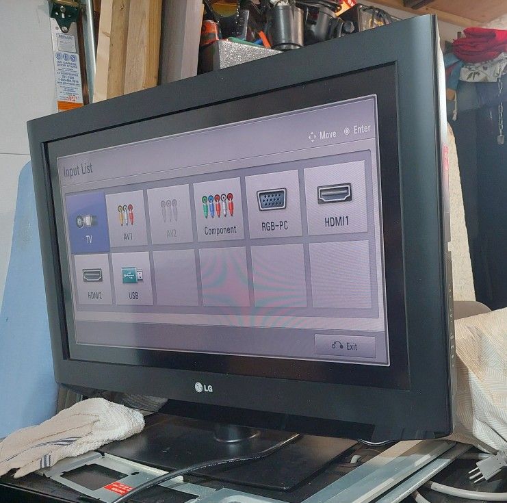 LG 32'' class (31.5'' measured diagonally) LCD Commercial Model Widescreen Integrated HDTV