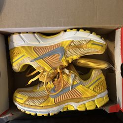 Nike Zoom Vomero 5 Yellow Size 9 Mens