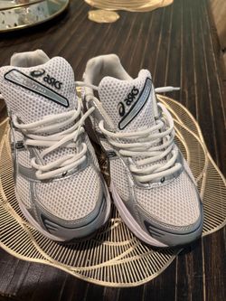 Mens shoes