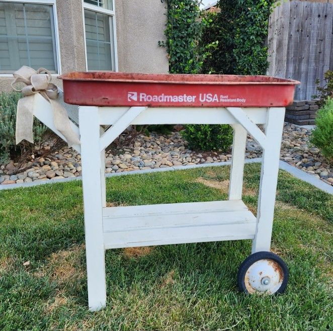 Handmade Design Yard/Porch Decor (SERIOUS BUYER ONLY CONTACT)