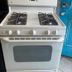 GE Gas Stove