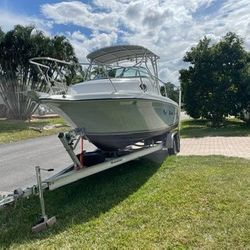 234 Sailfish 2004 Stand Up Cabin