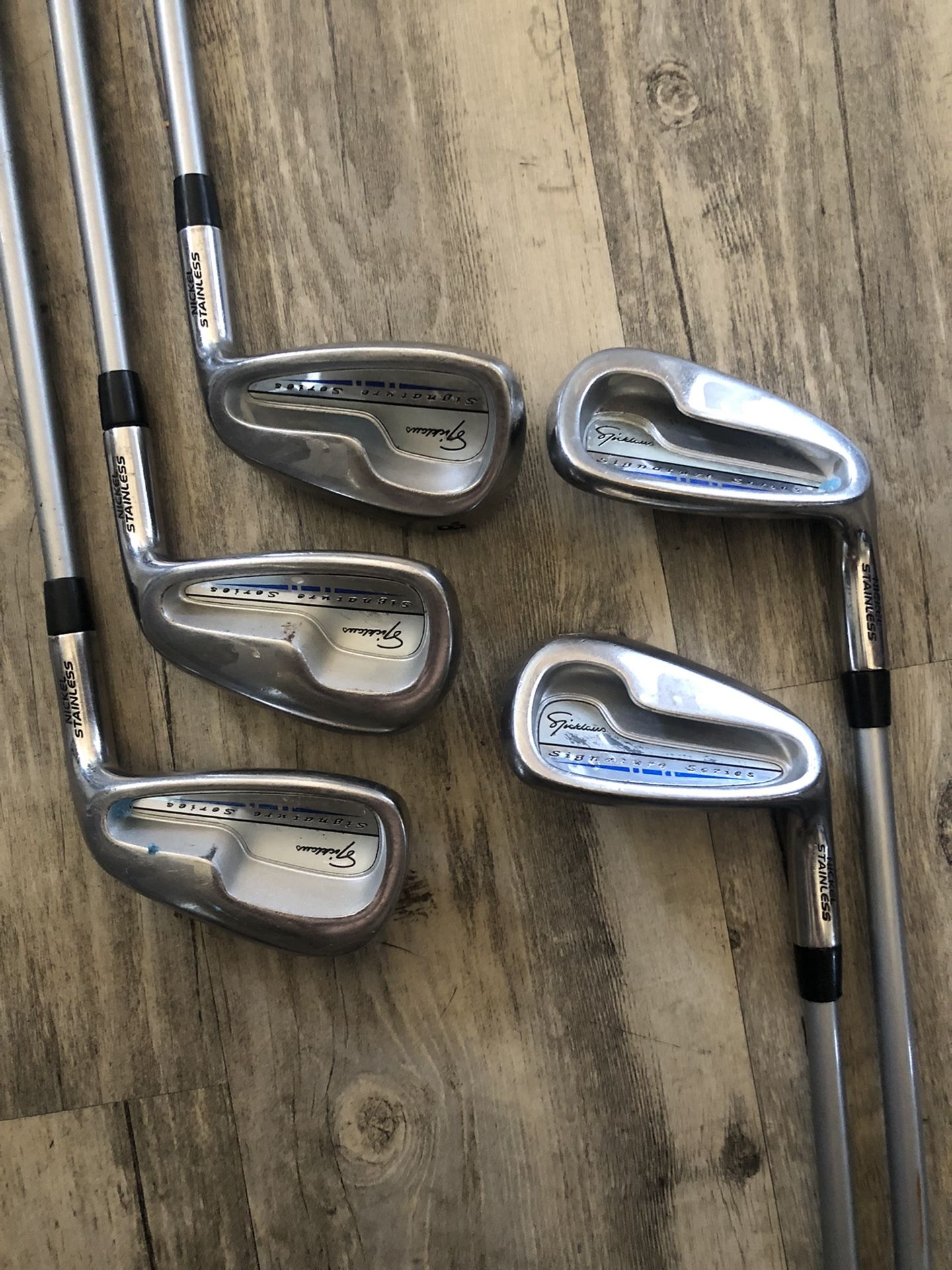 Nice Jack Nicklaus Signature Series iron set 5,7,8,9 & P. Graphite shaft RH 