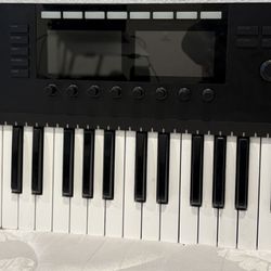 Native Instruments Komplete Kontrol MIDI Keyboard