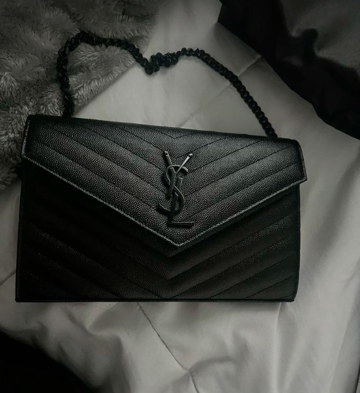 Black YSL is Envelope Purse Cartera YSL negra for Sale in Medley