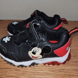 Child Size 7 Light Up Mickey Mouse Shoes