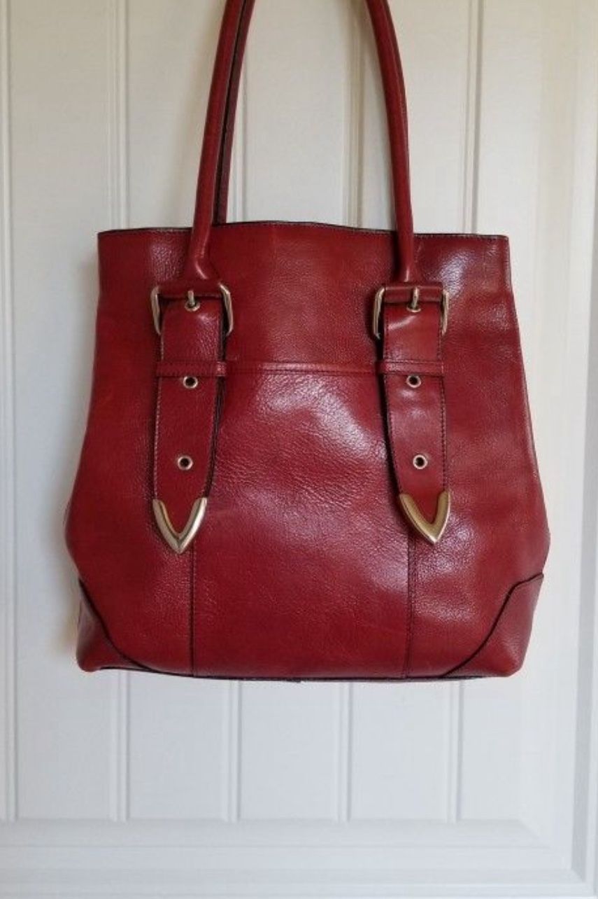 Wilson's Leather Red/silver 12"Hx11.5"Wx4"D magnetic open/closures