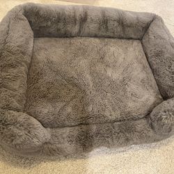 Lola Dog Bed