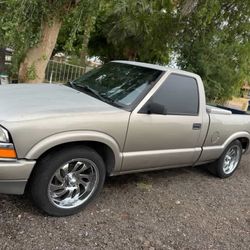 1998 Chevrolet S10 Regular Cab · Short Bed