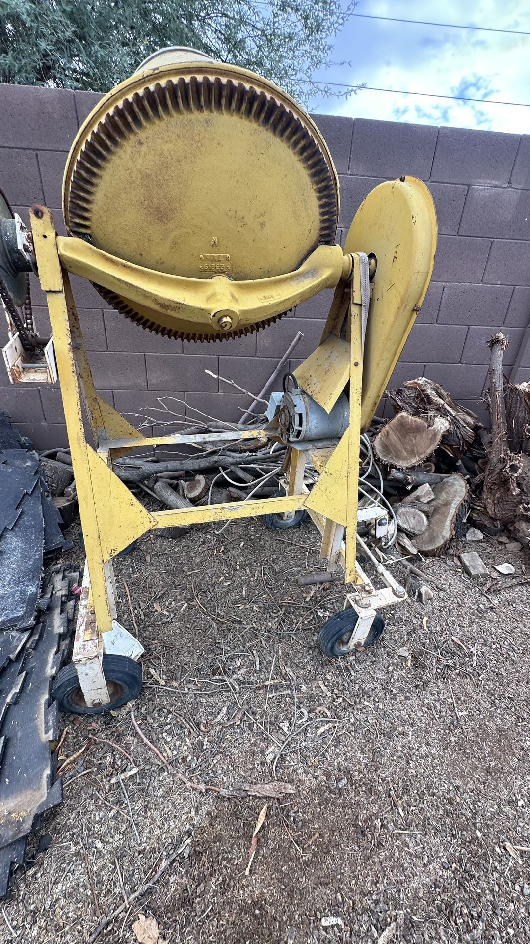 Gibson‘S Brothers Cement, Mixer Electric