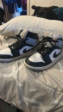 Size 11 Jordan 1 retro shadow 2013