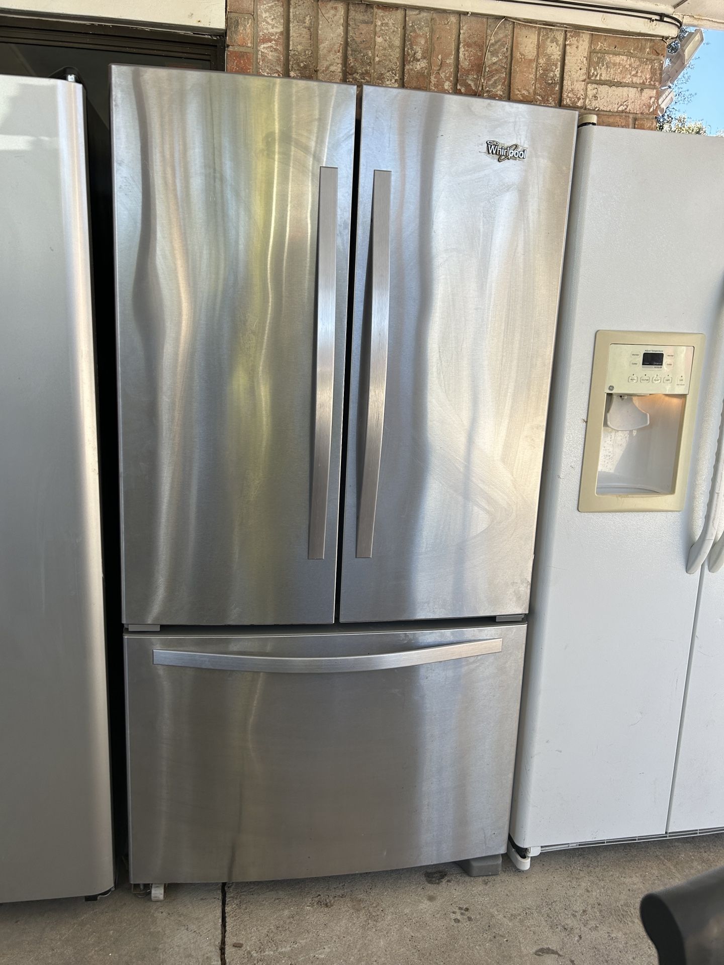 WHIRPOOL 36 INCHES REFRIGERATOR 3 DOOR STAINLESS STEEL 36 INCHES TRABAJA MUY BIEN