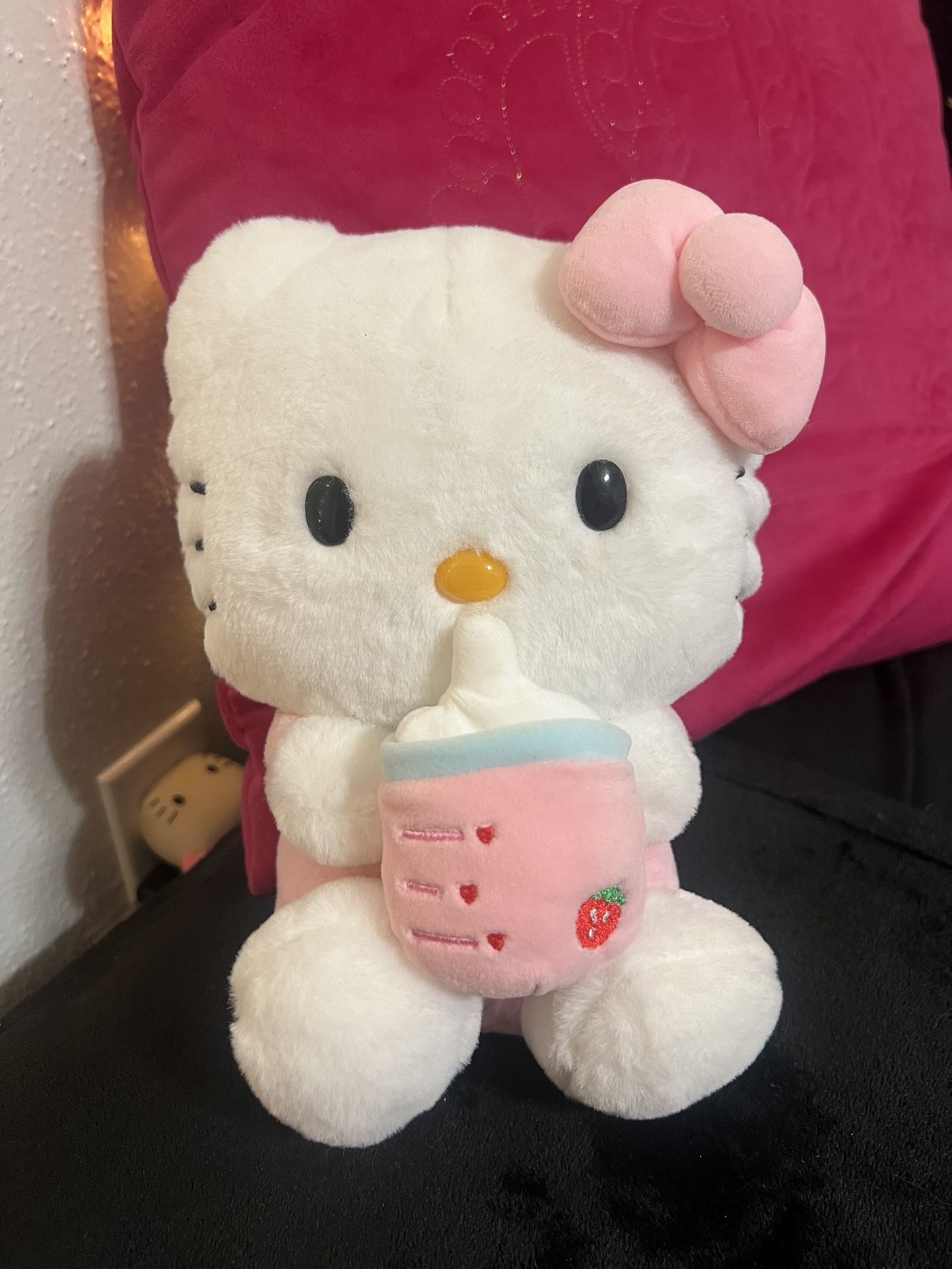 Hello kitty plushies 
