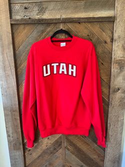 Womens medium Champion Utah Crewneck Sweatshirt Red