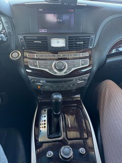 2012 Infiniti M37