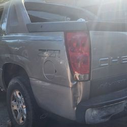 2005 Chevrolet AVALANCHE 4X4 Z71 FOR PARTS SILVERADO SIERRA TAHOE PARTS 5.3l LS V8