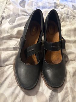Clark’s artisan heels