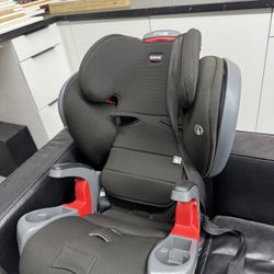 2x Britax Grow With You Quick Connect Car Seat