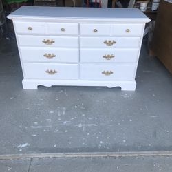 White 6 Drawer Dresser