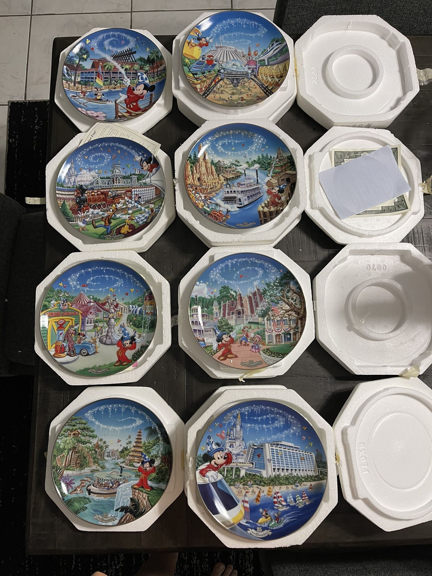  Mickey Mouse Walt Disney World 25th anniversary collector plates