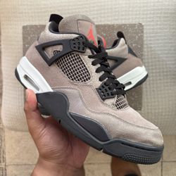 Jordan 4 Retro Taupe Haze Men’s Shoe Size 11