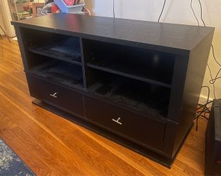 Entertainment center