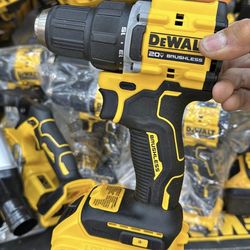Dewalt 20v brushless drill with batteryn