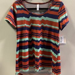 New LulaRoe Classic T womens size XS shirt 