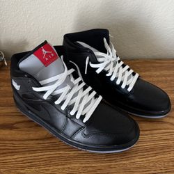 Air Jordan 1 Mid SE Black Metallic 