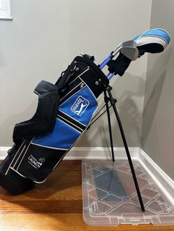 ⛳️ PGA Tour Junior Golf Club Set with Stand Bag – $95