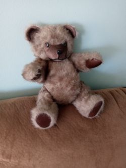 Bear with movable arms and legs