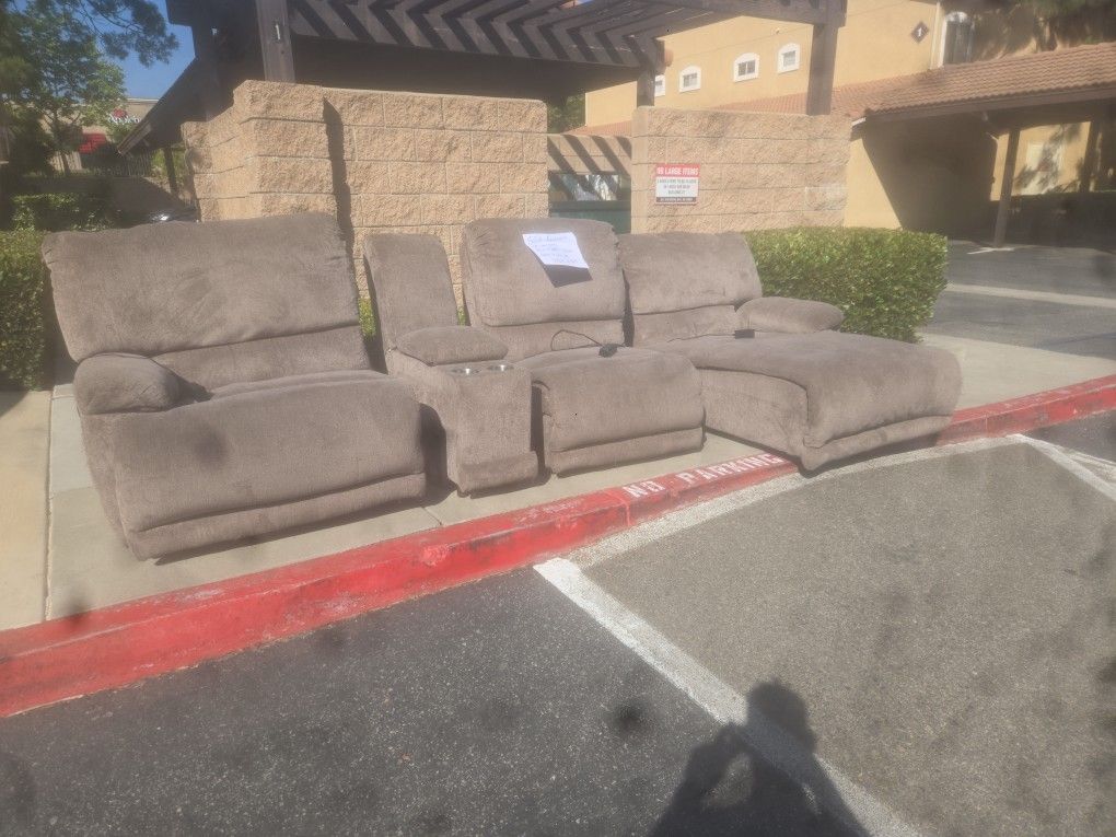 Sectional Sofa With Recliners