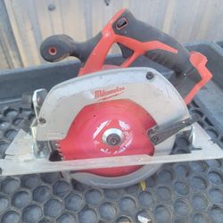 Milwaukee 6 1/2 Circular Saw New Condition 