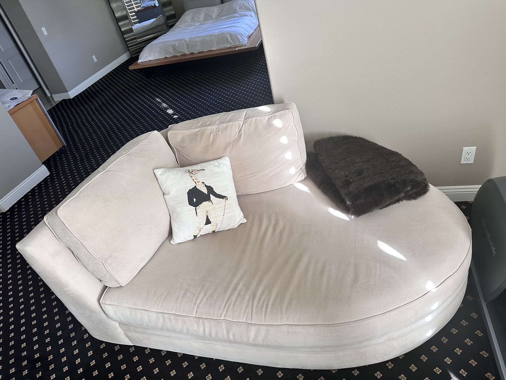 Seating With Coffee Table