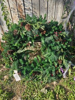 Giant 42 inch Beautiful Christmas Wreath Pre-Lit Battery Operated