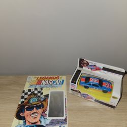 Richard Petty Legend of NASCAR Book and Diecast Car (Scale 1/43)